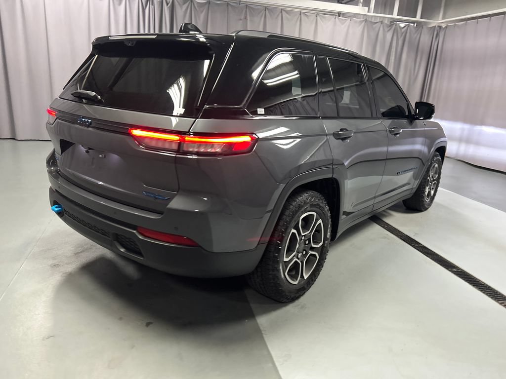 Used 2024 Jeep Grand Cherokee Trailhawk w/ Advanced Protech Group II AWD/4WD image 7