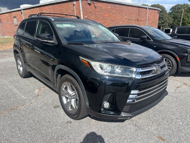 Used 2017 Toyota Highlander Limited FWD image 2