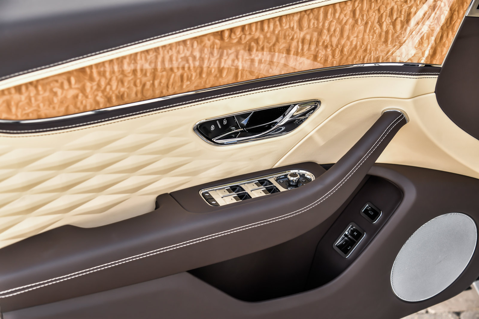 Certified 2021 Bentley Flying Spur V8 AWD/4WD image 14