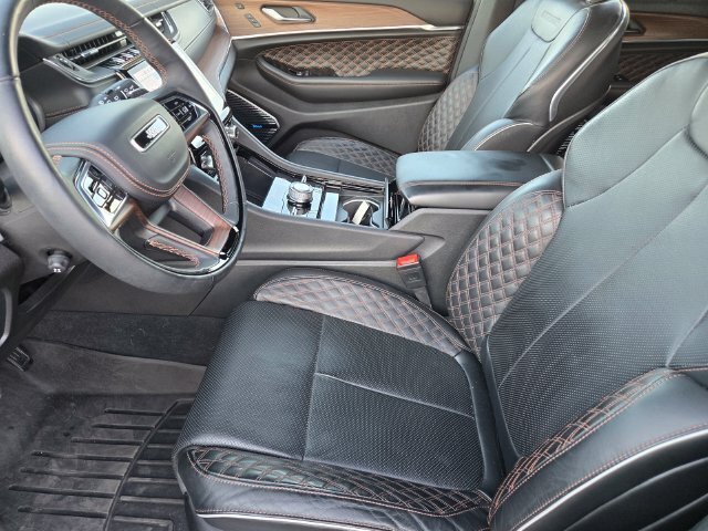 Used 2024 Jeep Grand Cherokee Summit w/ Adv Protech Group IV AWD/4WD image 18