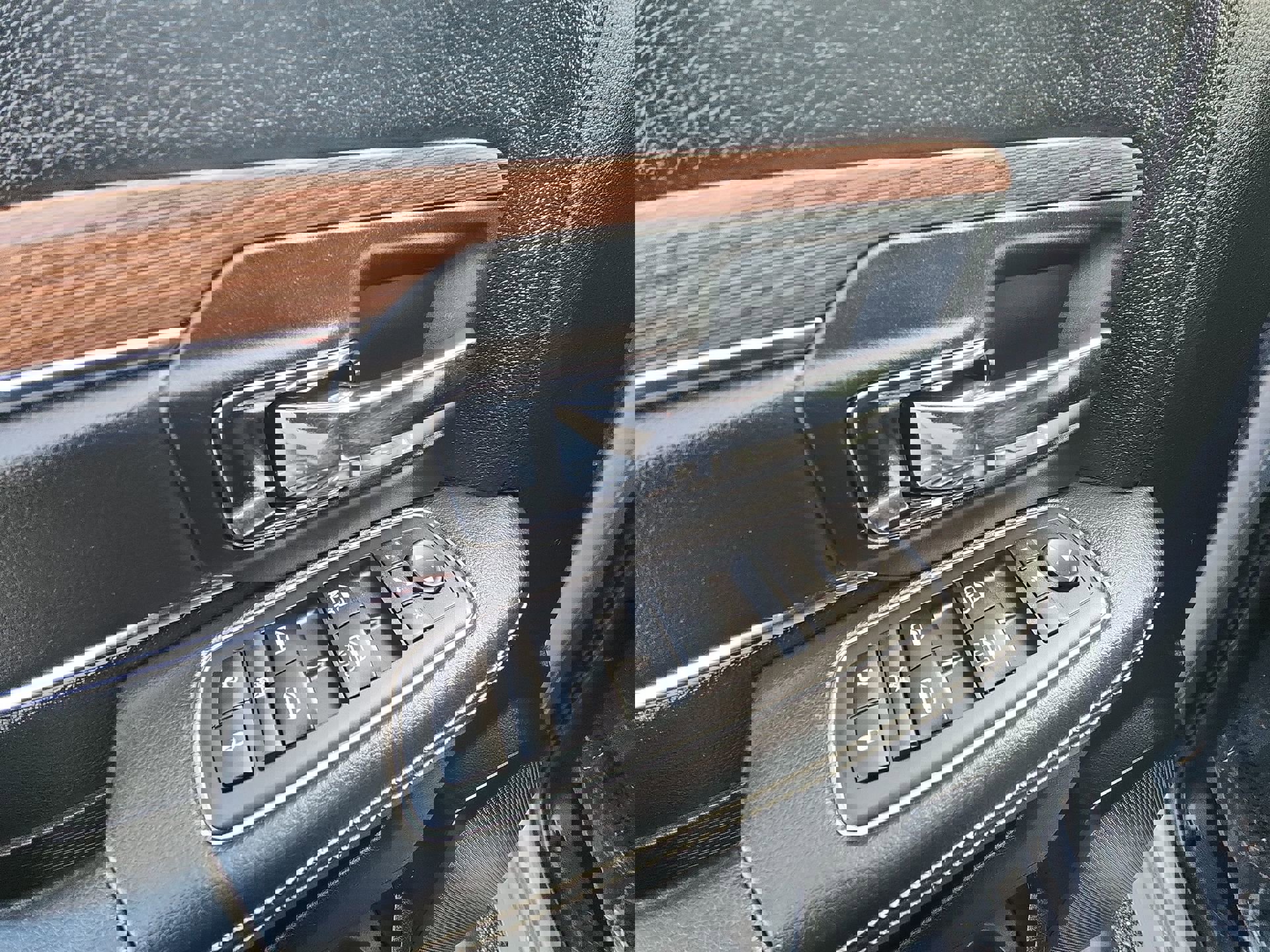 Certified 2019 RAM 1500 Laramie image 15