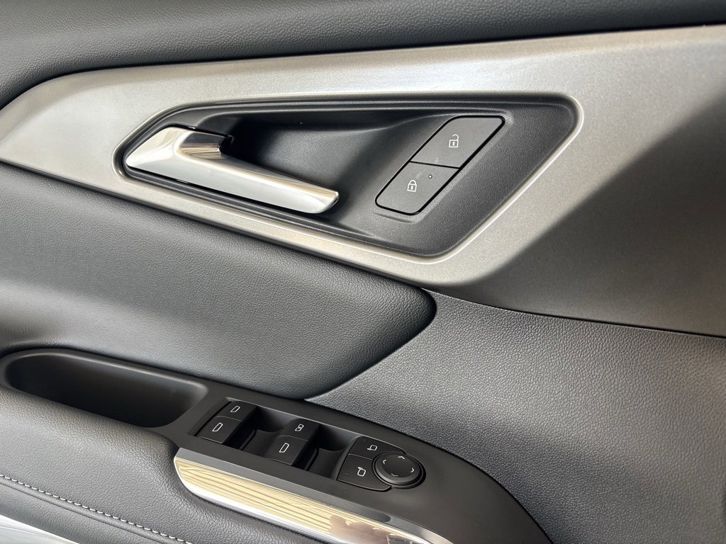 New 2026 Chevrolet Traverse LT w/ Driver Confidence Package image 11