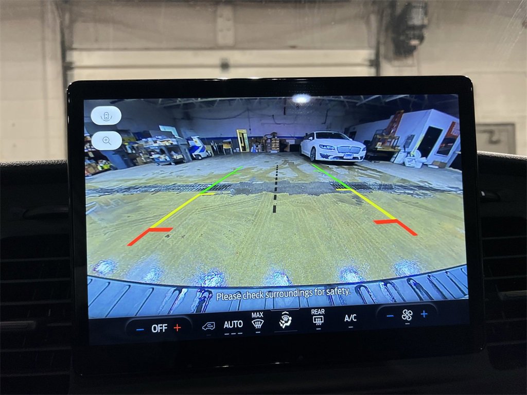 Used 2024 Ford E-Transit Base image 25