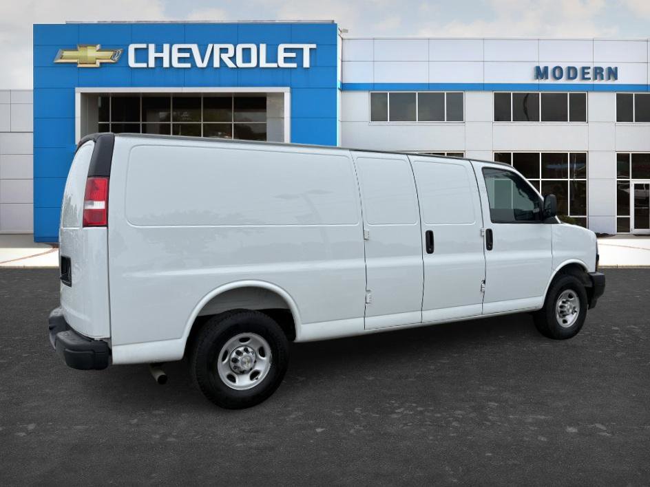 Used 2025 Chevrolet Express 2500 Extended RWD image 5