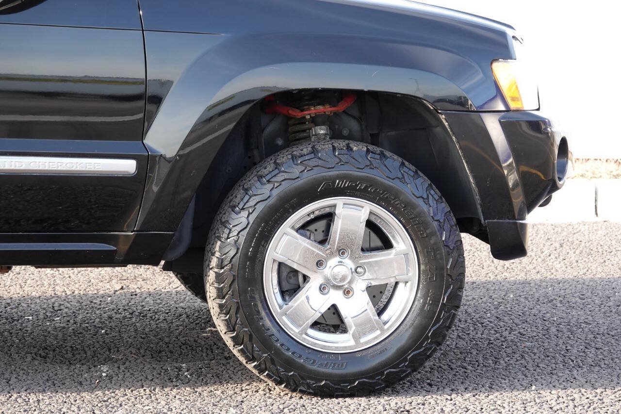Used 2007 Jeep Grand Cherokee Overland AWD/4WD image 32