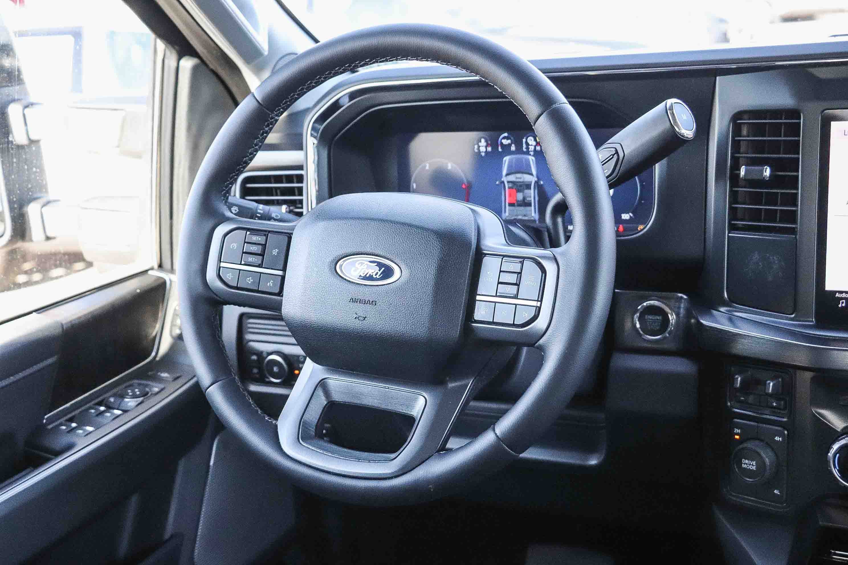 Used 2025 Ford F250 Lariat AWD/4WD image 16