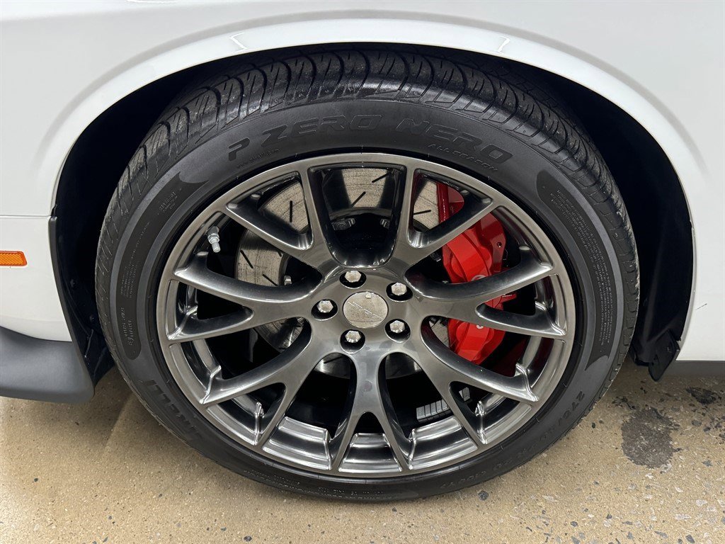 Used 2016 Dodge Challenger SRT w/ Technology Group image 7