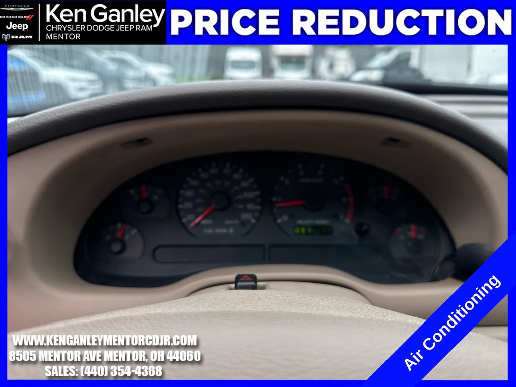 Used 2003 Ford Mustang Convertible RWD image 13
