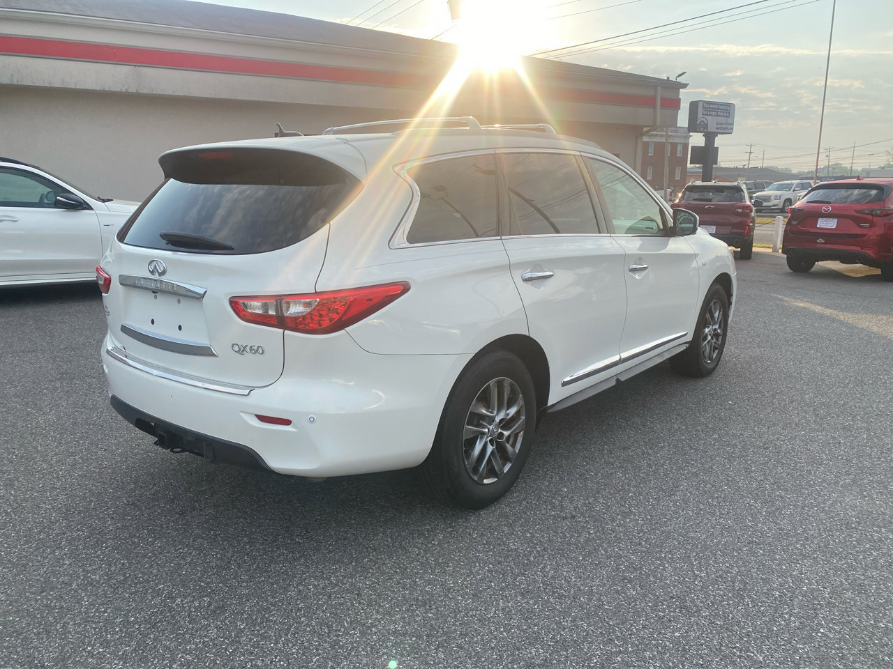 Used 2014 INFINITI QX60 FWD w/ Premium Plus Package image 5