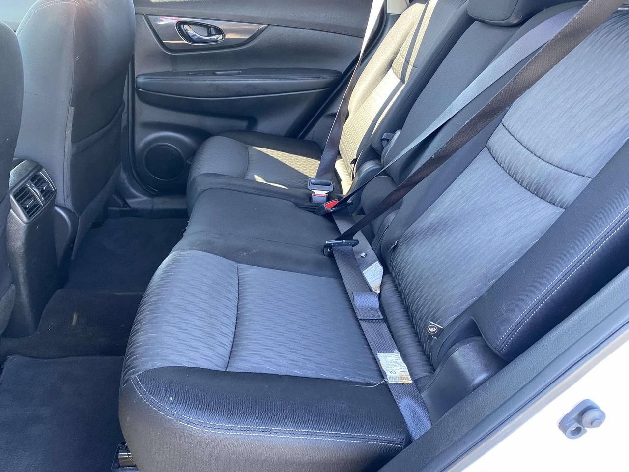 Used 2017 Nissan Rogue SV FWD image 11