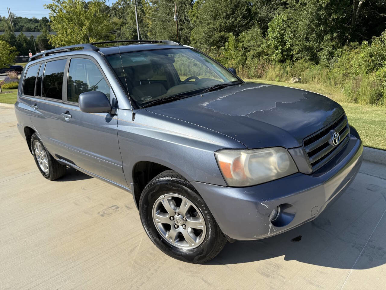 Used 2005 Toyota Highlander 2WD w/ 3rd Row