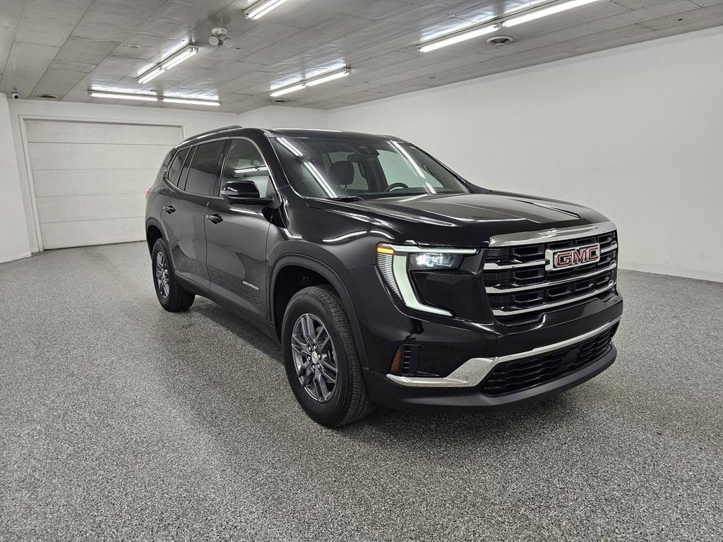 Used 2025 GMC Acadia Elevation image 3