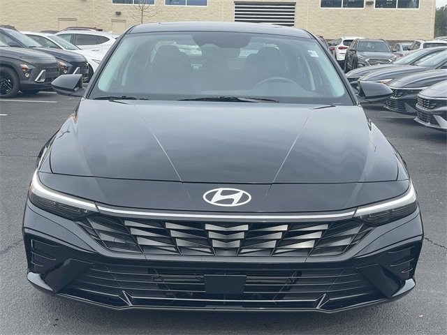 Certified 2025 Hyundai Elantra SEL image 2