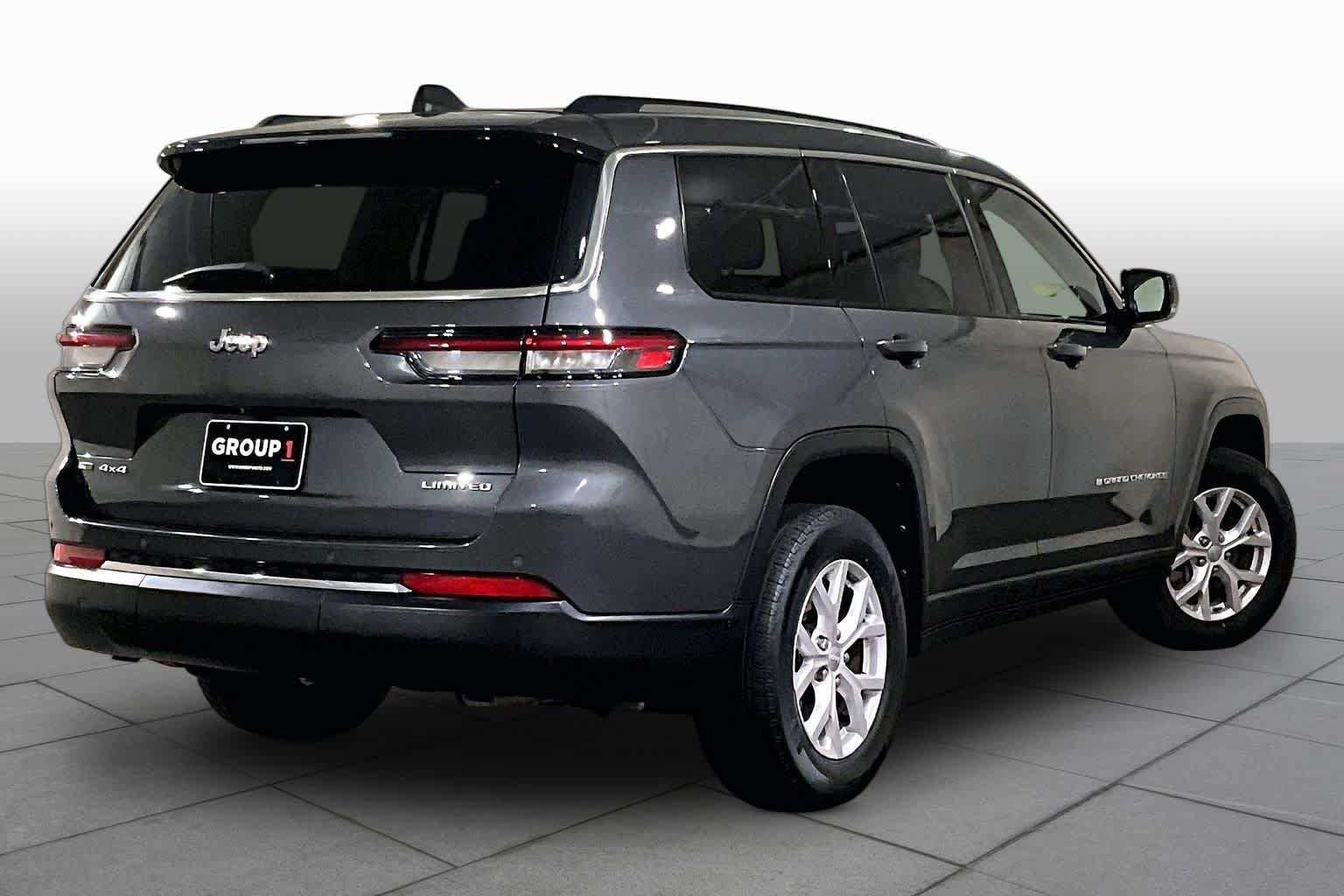 Used 2022 Jeep Grand Cherokee L Limited AWD/4WD image 12