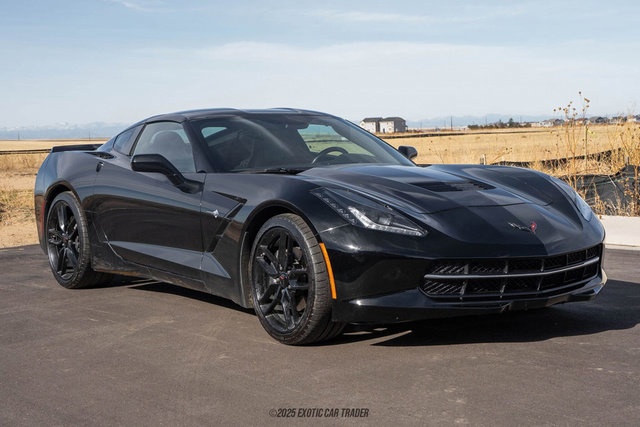 Used 2018 Chevrolet Corvette Stingray Coupe w/ 1LT image 12