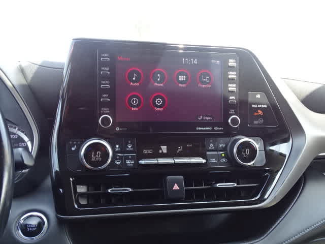 Used 2022 Toyota Highlander XLE FWD image 28