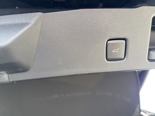 Used 2021 Ford Escape Titanium w/ Titanium Premium Package image 20