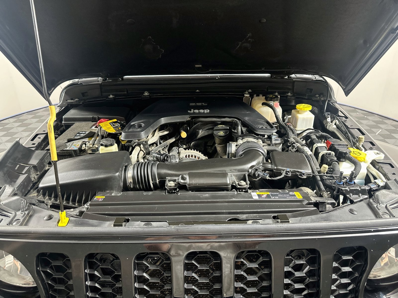 Used 2021 Jeep Gladiator Sport AWD/4WD image 29