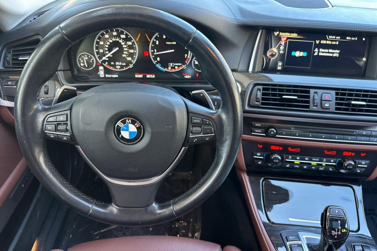 Used 2015 BMW 550i xDrive Sedan AWD/4WD image 31