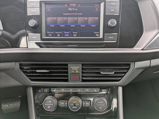 Used 2024 Volkswagen Jetta SE FWD image 13