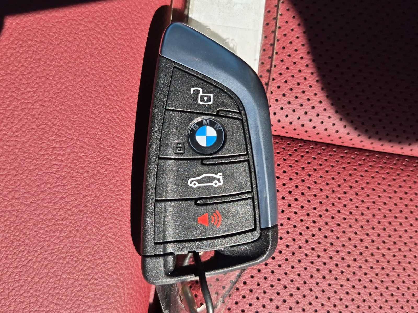 New 2026 BMW 330i xDrive Sedan w/ Premium Package AWD/4WD image 36