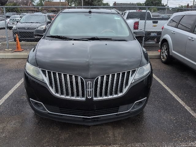 Used 2013 Lincoln MKX AWD image 2