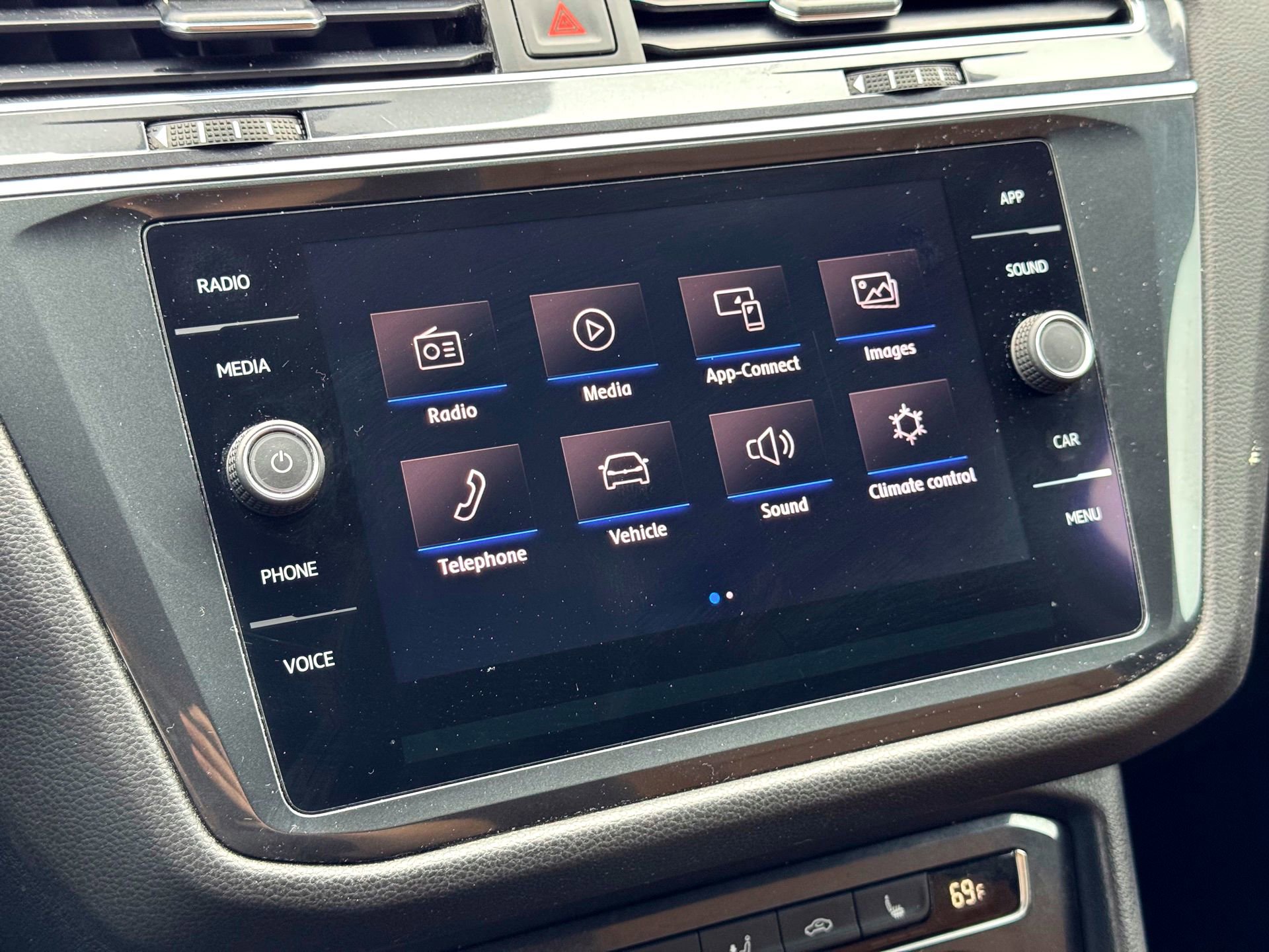 Used 2019 Volkswagen Tiguan SE image 28