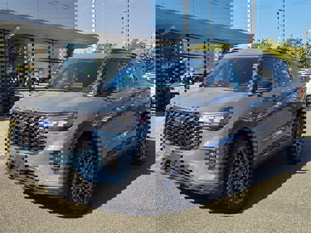 New 2025 Ford Explorer ST-Line