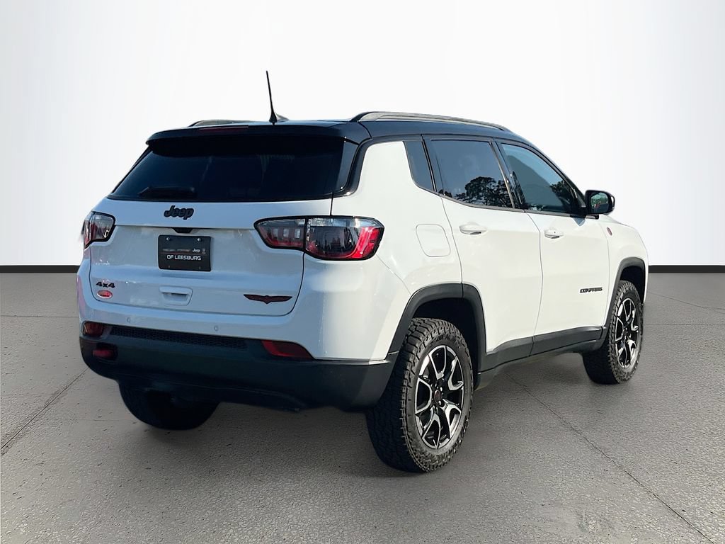 Used 2025 Jeep Compass Trailhawk AWD/4WD image 7