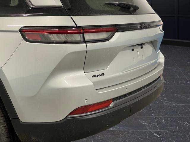 New 2026 Jeep Grand Cherokee 4WD image 36