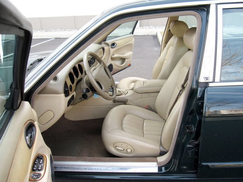 Used 2000 Jaguar XJ8 RWD image 17