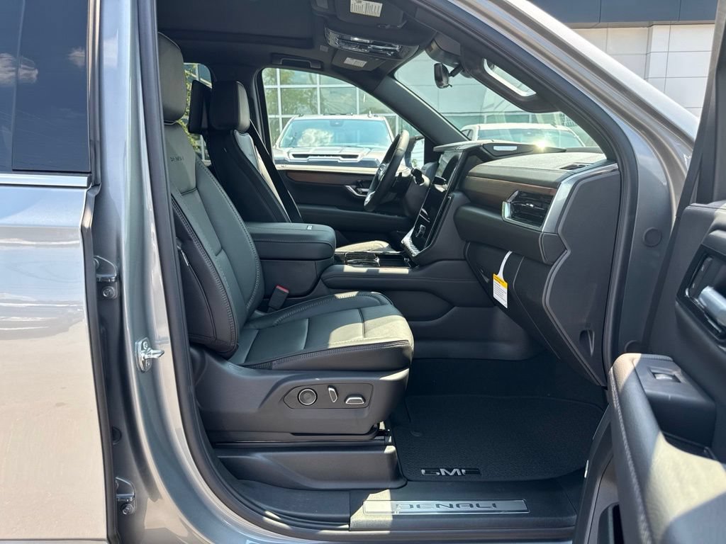 New 2026 GMC Yukon XL Denali w/ Advanced Technology Package AWD/4WD image 18