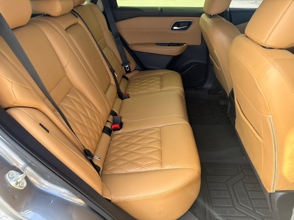 Used 2023 Nissan Rogue Platinum w/ Platinum Premium Package FWD image 15