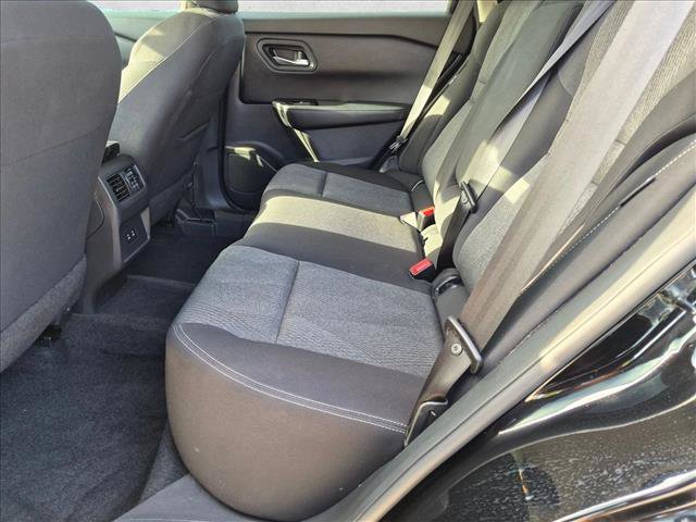 Used 2024 Nissan Rogue SV FWD image 15