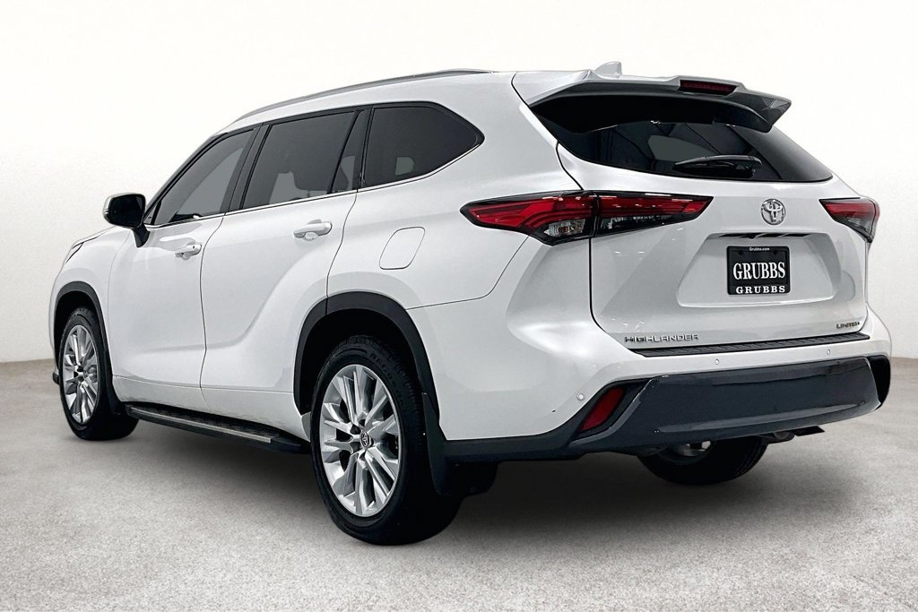 Used 2023 Toyota Highlander Limited FWD image 14