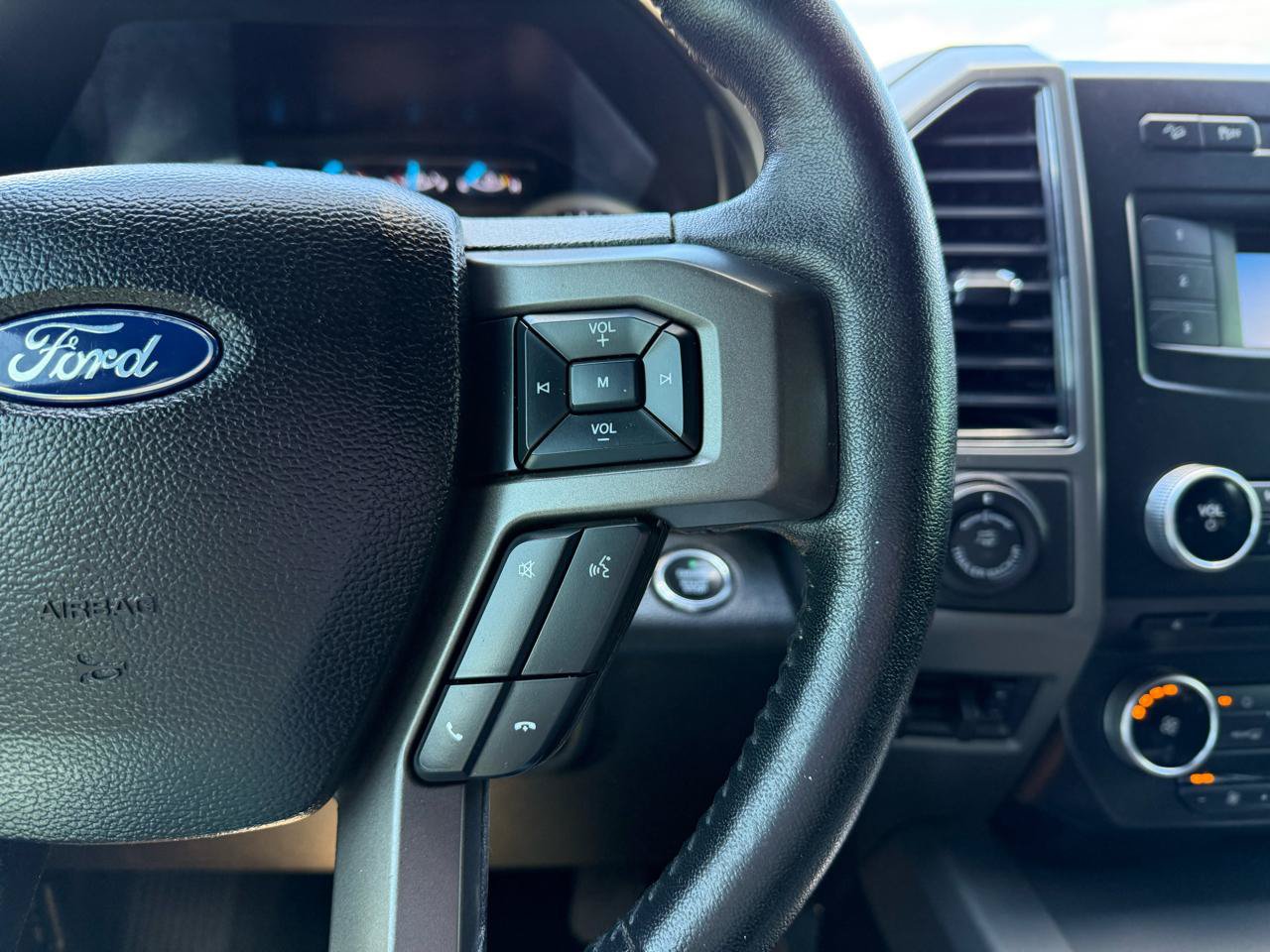 Used 2018 Ford Expedition XLT AWD/4WD image 20