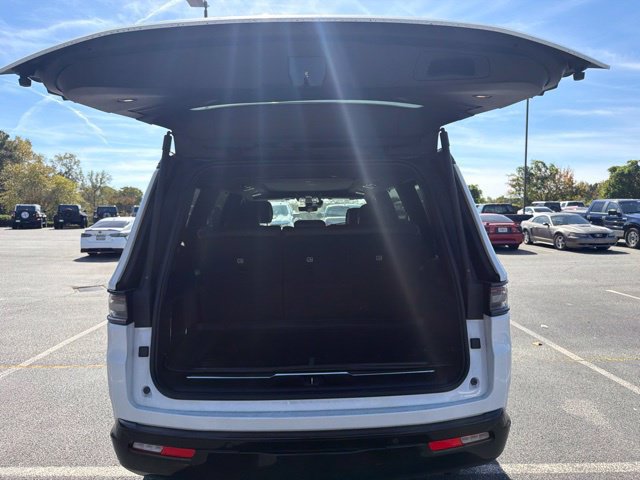 Used 2025 Jeep Grand Wagoneer Series II Obsidian w/ Quick Order Packagew 28T AWD/4WD image 8