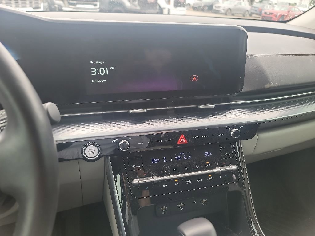 Used 2024 Kia Carnival SX Prestige FWD image 14