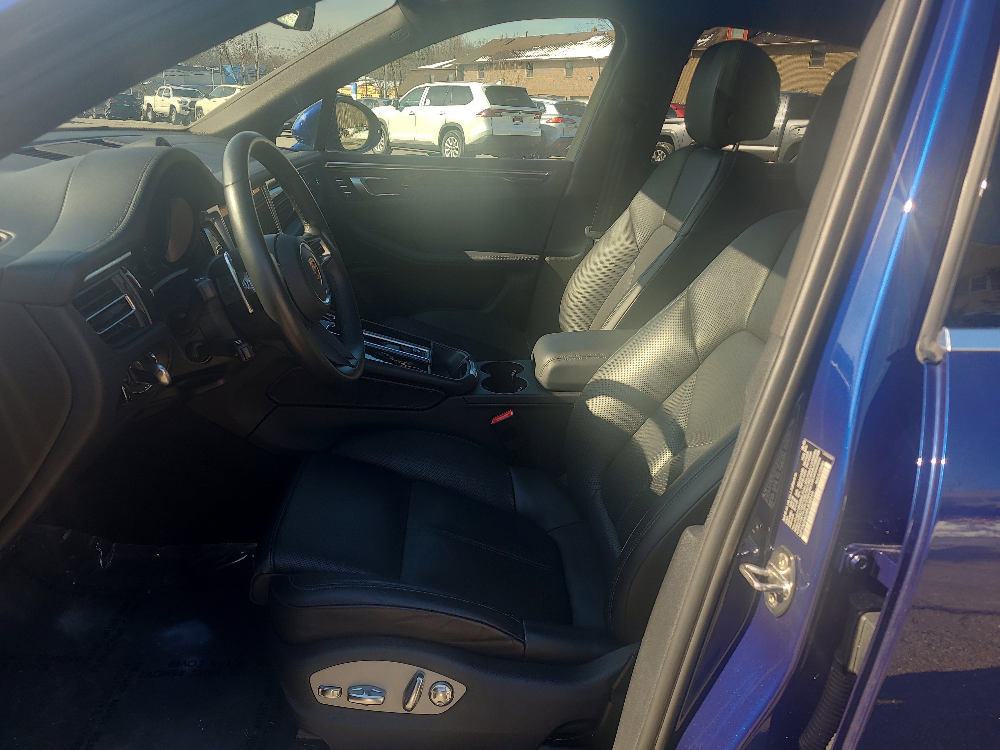 Used 2023 Porsche Macan S image 17