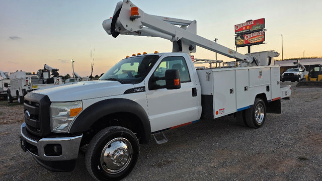 Used 2014 Ford F450 XL w/ Power Equipment Group image 2