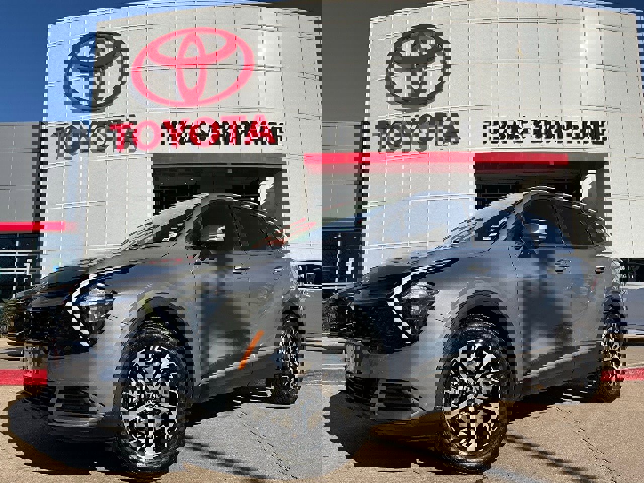 Used 2023 Kia Sportage EX image 2