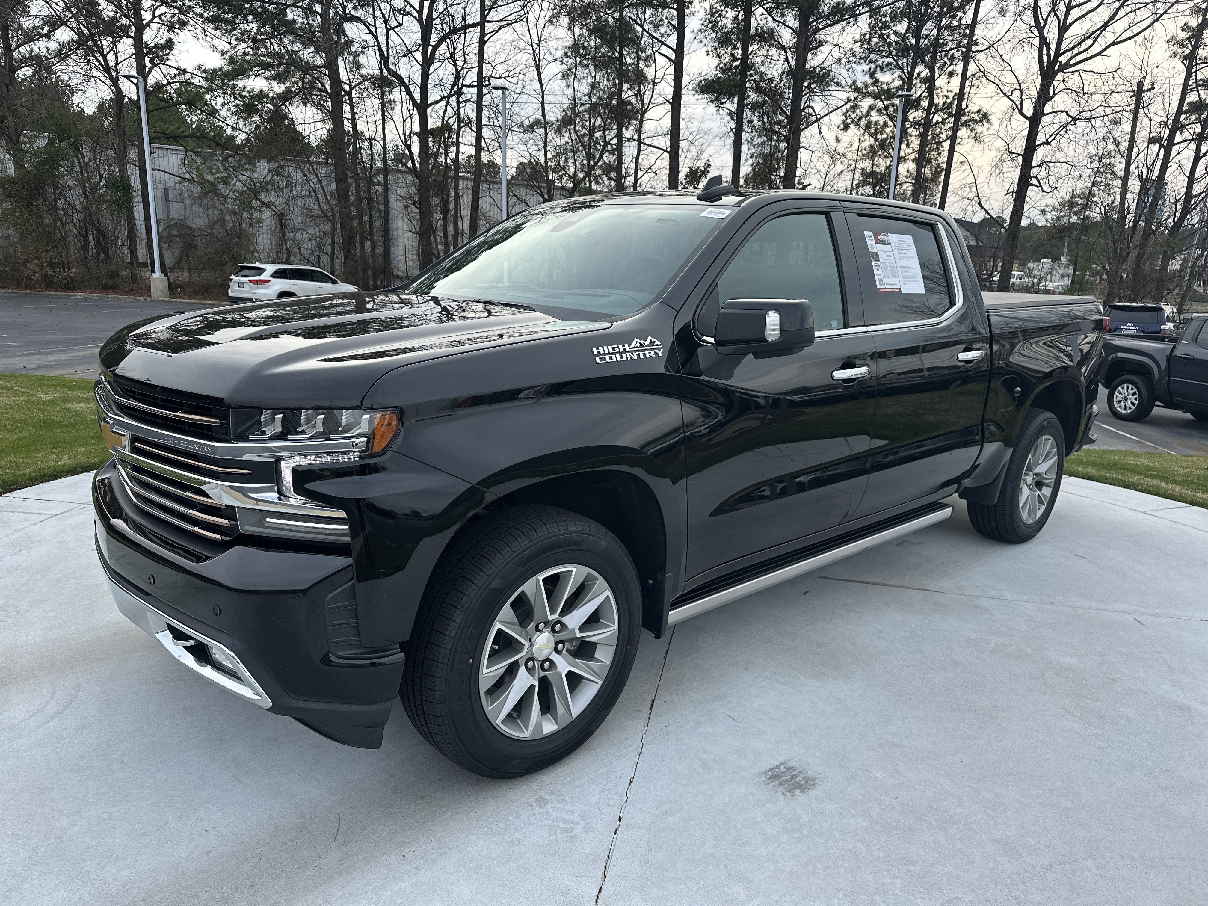 Used 2021 Chevrolet Silverado 1500 High Country w/ Technology Package image 5