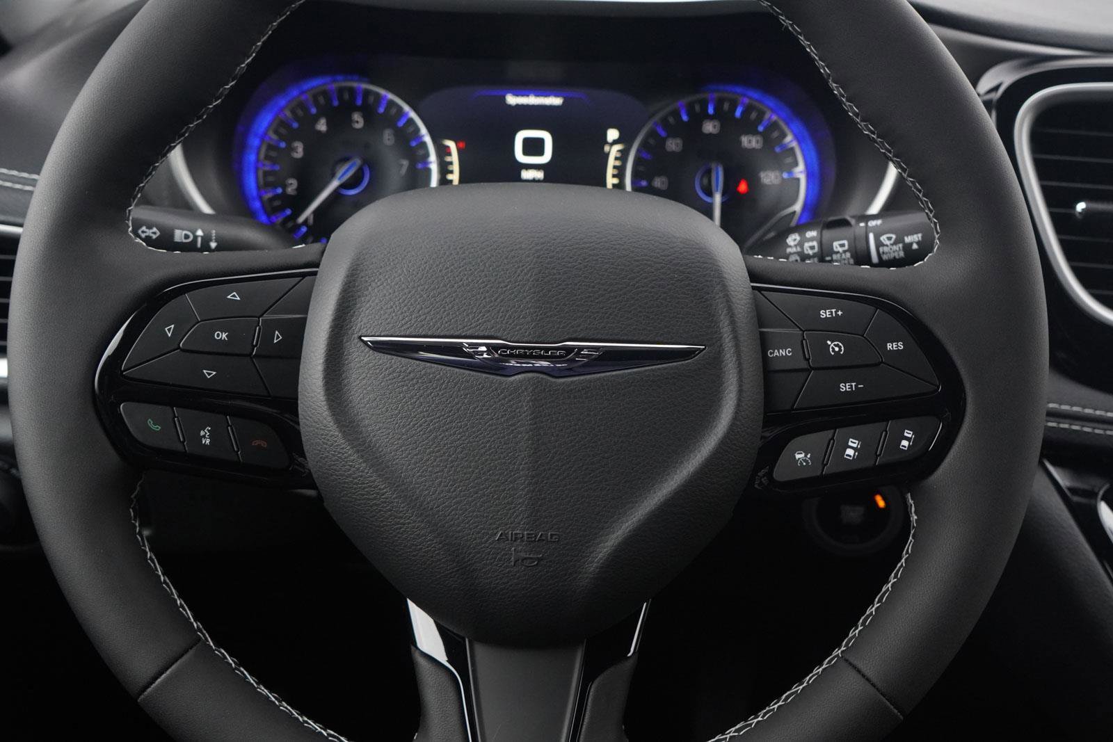 New 2026 Chrysler Pacifica Select w/ S Appearance Package image 14