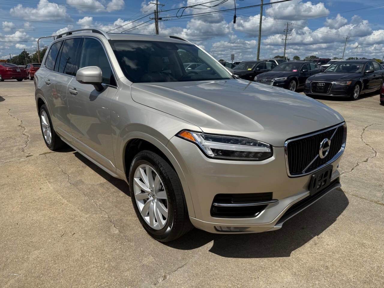Used 2018 Volvo XC90 T6 Momentum AWD/4WD image 4