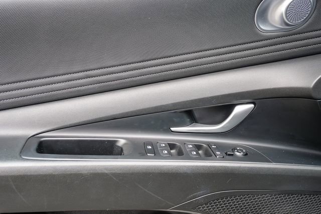 Certified 2023 Hyundai Elantra Limited FWD image 24