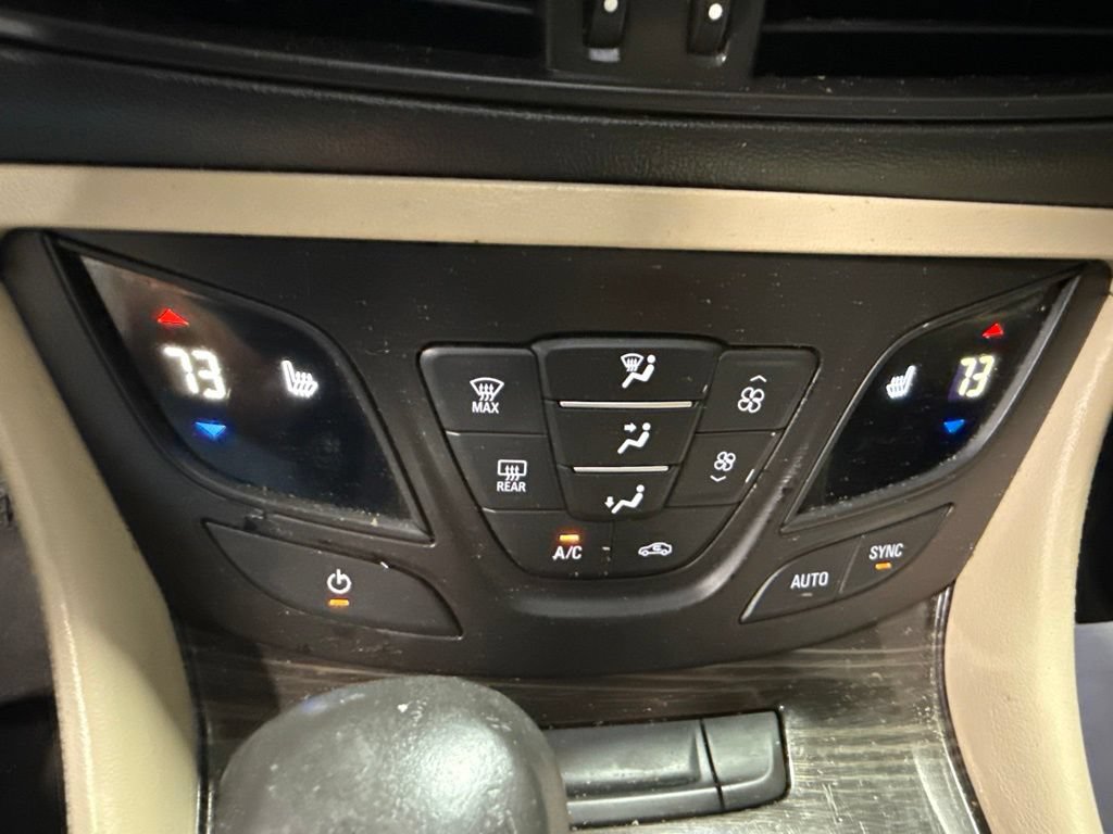 Used 2019 Buick Envision Essence w/ LPO, Road Trip Package FWD image 30