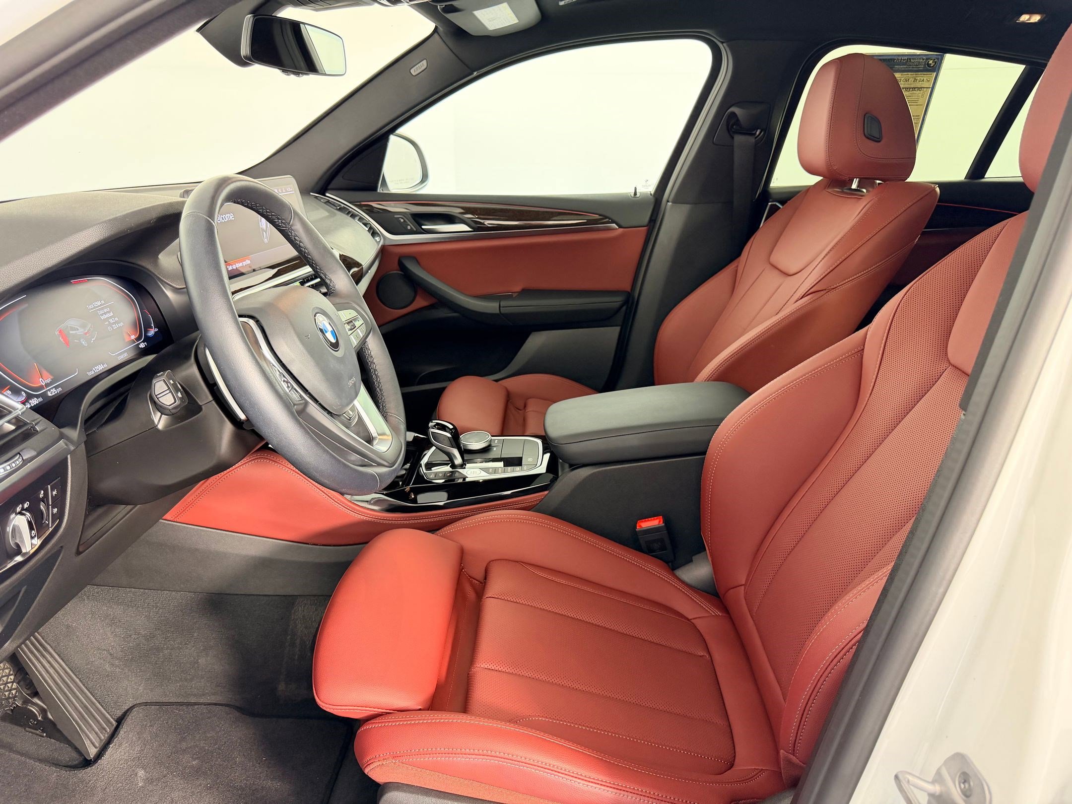 Certified 2025 BMW X4 xDrive30i AWD/4WD image 5
