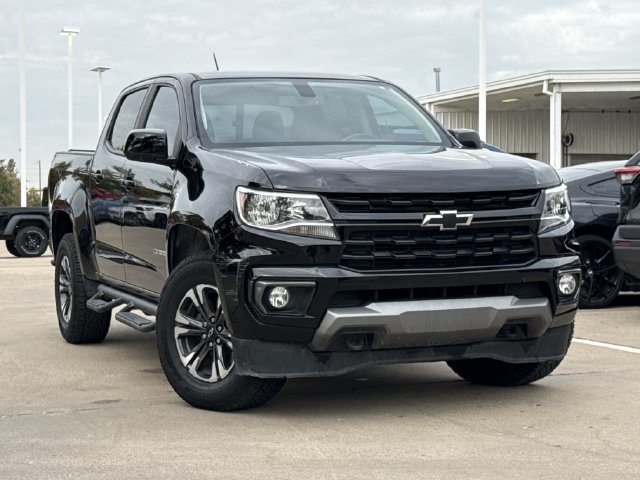 Used 2022 Chevrolet Colorado Z71 AWD/4WD image 2