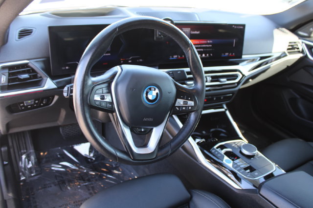 Used 2024 BMW i4 eDrive35 w/ Premium Package RWD image 16