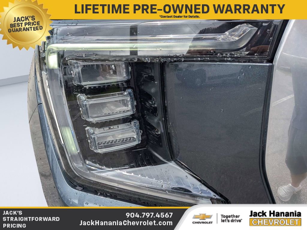 Used 2021 GMC Yukon XL Denali w/ Denali Premium Package image 9